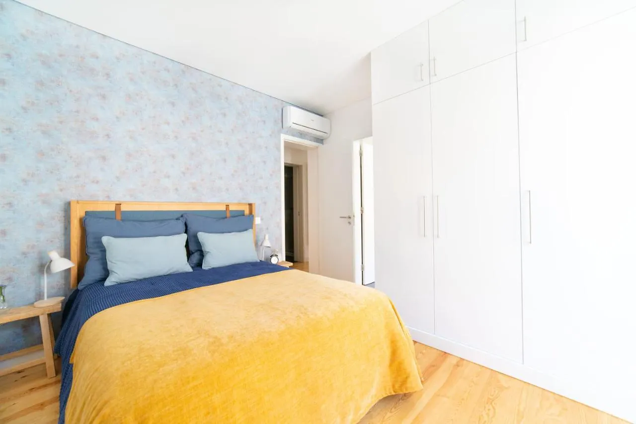 Blue By The River 1 - Elegant Two-Bedroom In Santos Lisbon Apartment