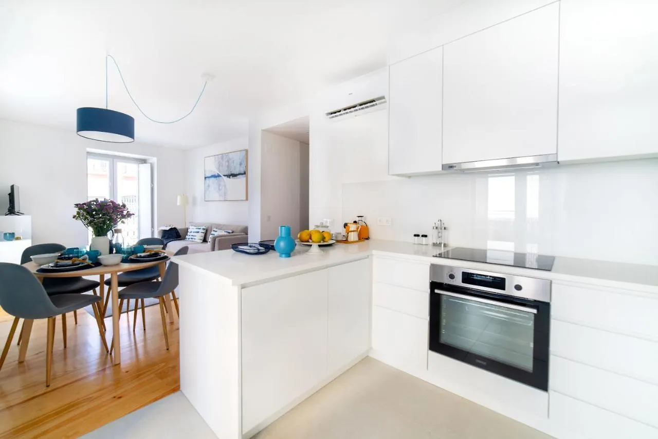 Blue By The River 1 - Elegant Two-Bedroom In Santos Lisbon Apartment